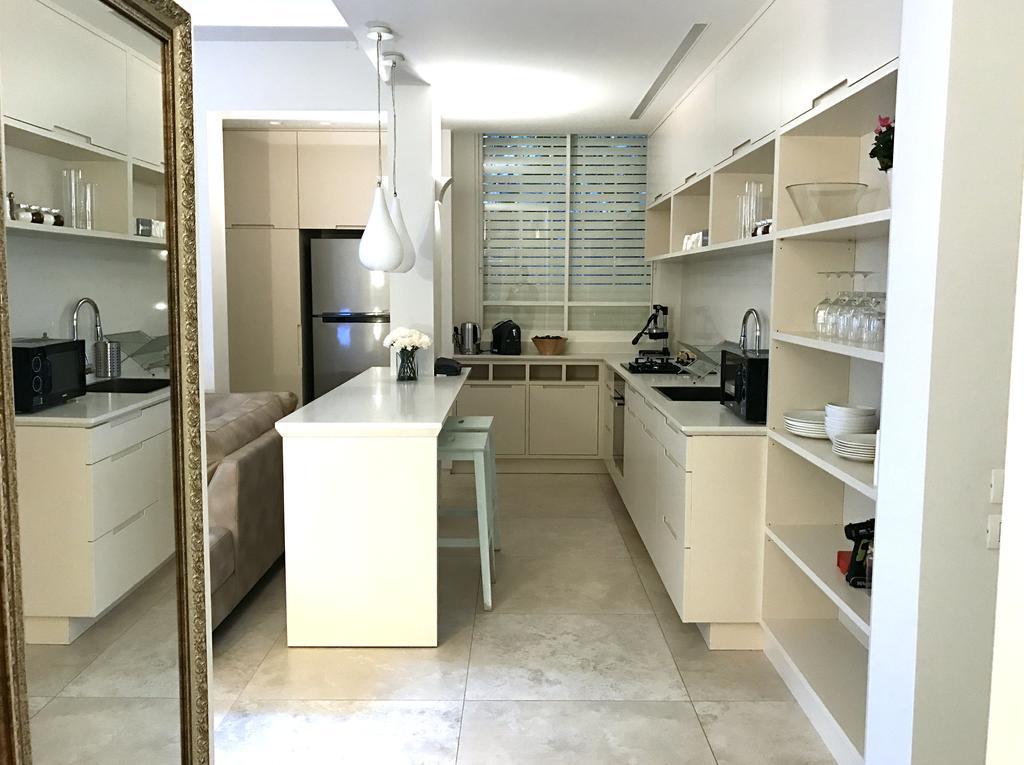 Luxurious By The Beach Apartment With Garden Тел Авив Екстериор снимка