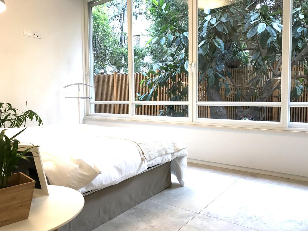 Luxurious By The Beach Apartment With Garden Тел Авив Екстериор снимка
